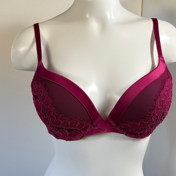 Victoria's Secret Lace Bra in Rich Magenta and Thong Panty Set